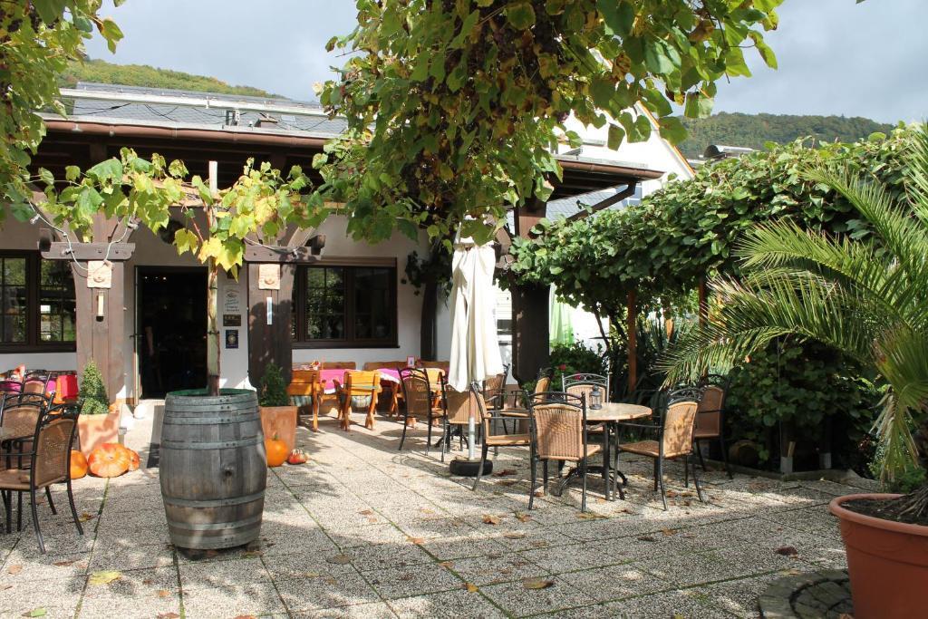 Weinhotel Sonnenschein Ernst Exterior foto